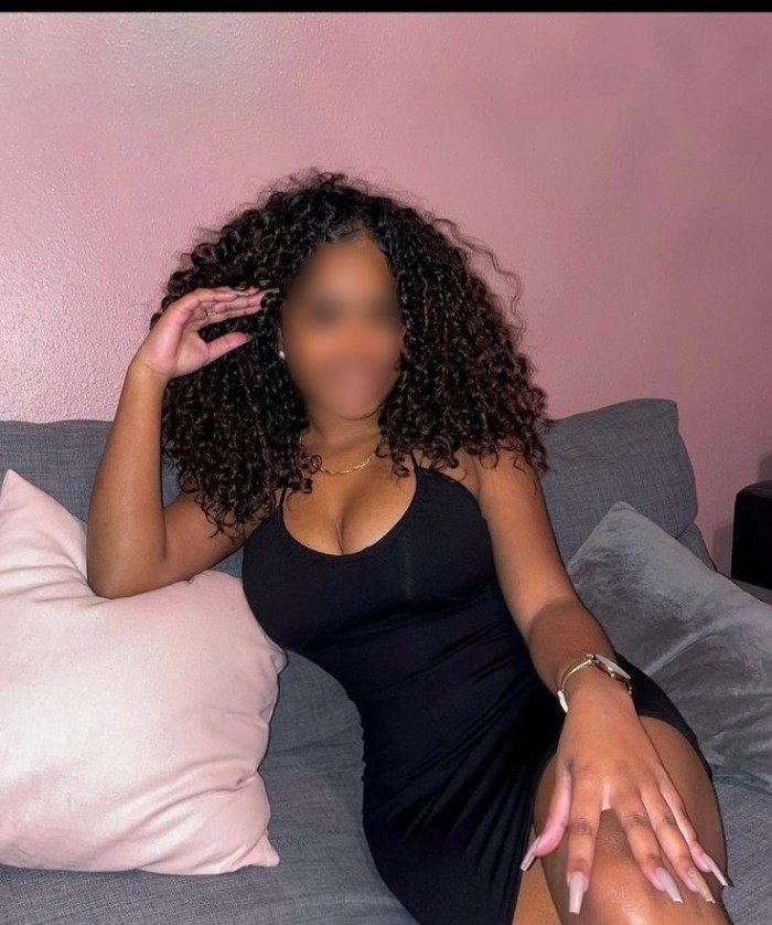 Colombiana morenita muy cachonda