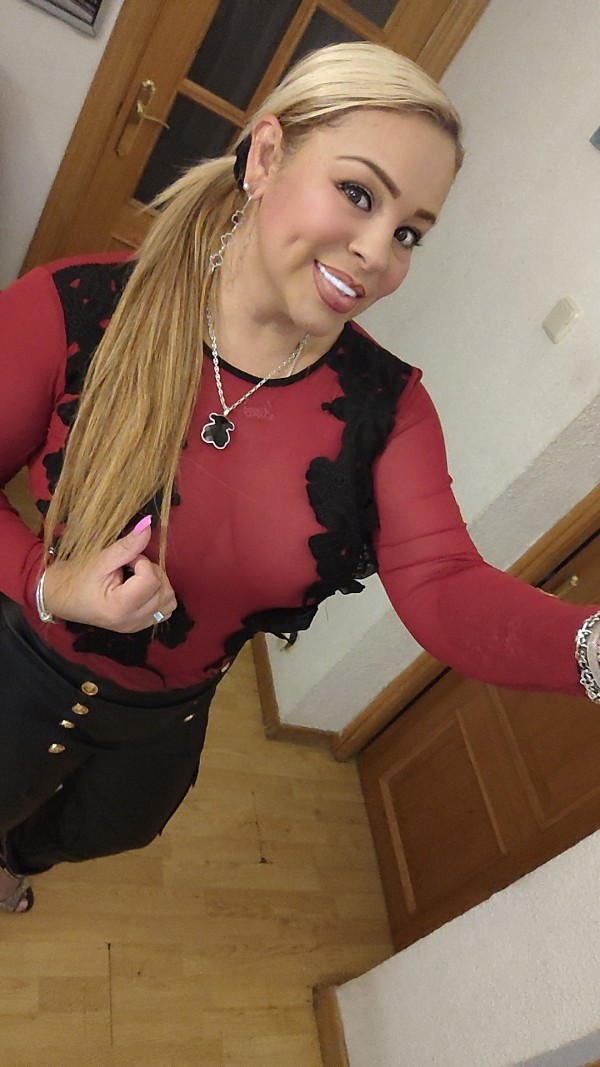 RUBIA MADURA FOTOS REALES