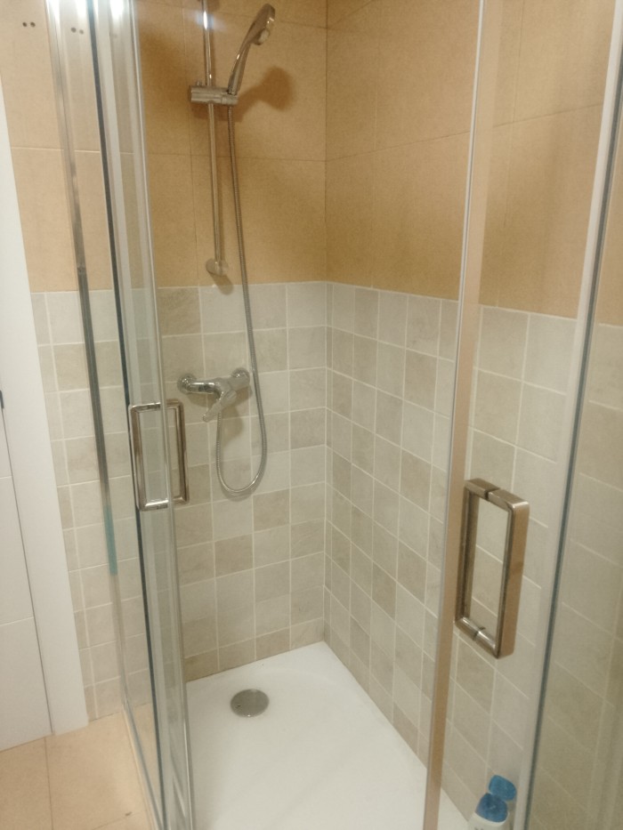 Alquilo habitaciónes en León centro