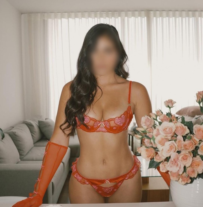 ENCANTADORA SENSUAL ARDIENTE BOMBA DE SEXO