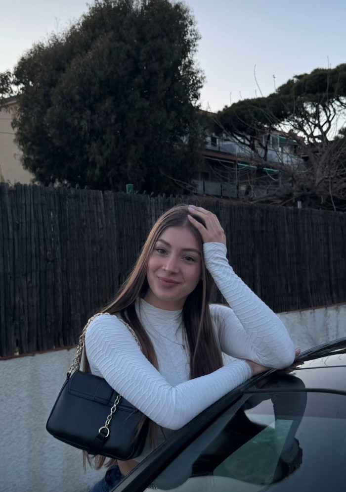 Diana / 20 años / Española / Trato cercano