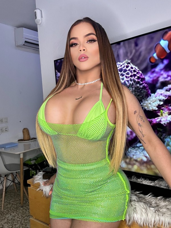 En Torremolinos centro volumtuosa y femenina transexual VIP