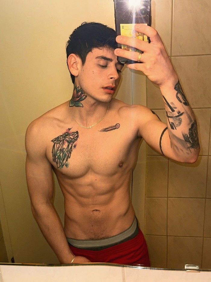 COLOMBIANO CACHONDO Y GUARRO
