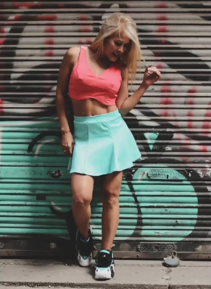 ANA NOVEDAD MUY DIVERTIDA Y FIESTERA