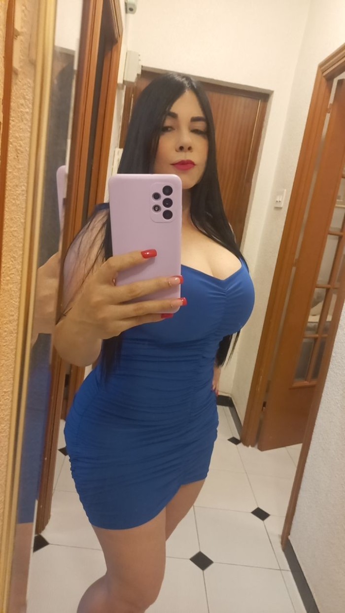 ARDIENTE SENSUAL ENCANTADORA BOMBA DE SEXO