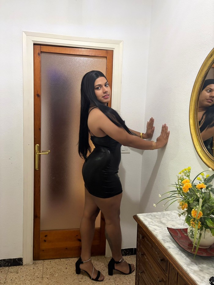 BOMBA ARDIENTE TRANS FIESTERA SEXO A TOPE