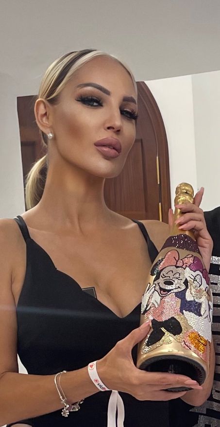 RUBIA ESPAÑOLA ATREVIDA SENSUAL EN TORREVIEJA