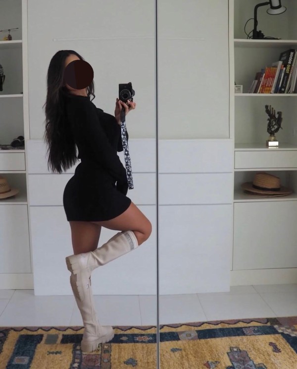 Canária linda masajista erótica