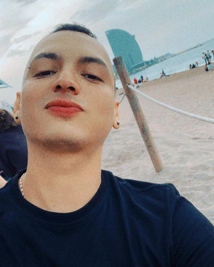 Latino caliente nuevo en la zona