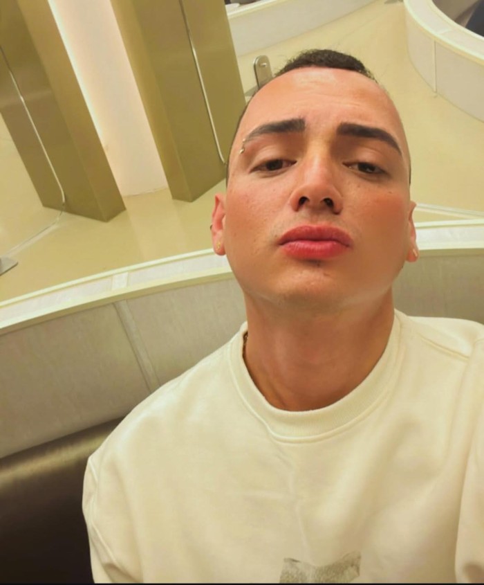 Latino caliente nuevo en la zona