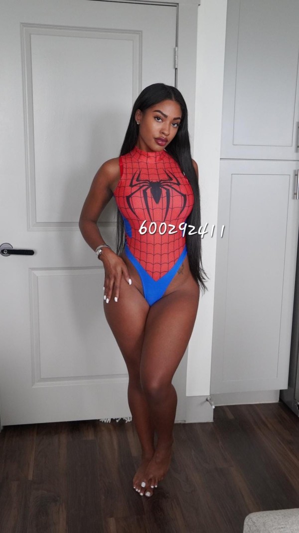 Ivone, dominicana, morena y explosiva