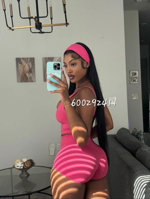 Ivone, dominicana, morena y explosiva