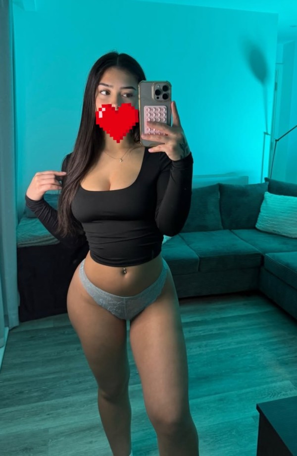 FRANCÉS NATURAL  30€ JOVENCITA 22 añito FOLLA, CHUPA   BIEN SABROSA 30€