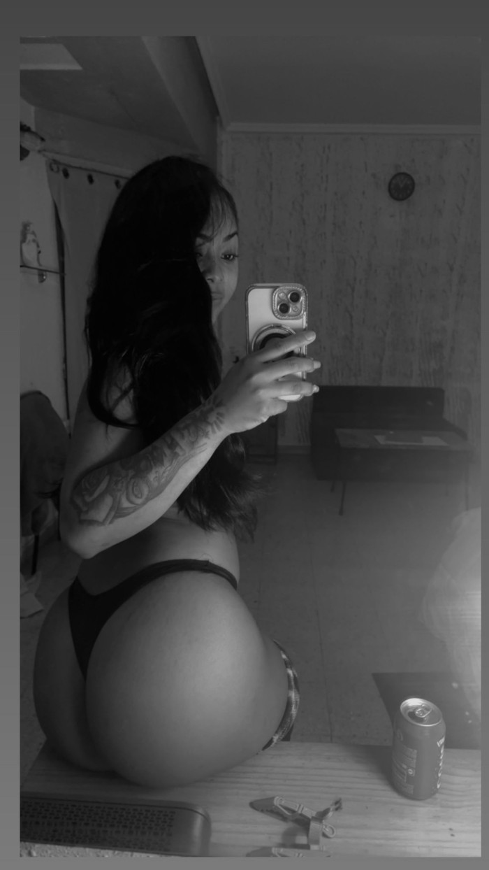 QUIERO CHUPARTE HASTA LOS HUEVOS