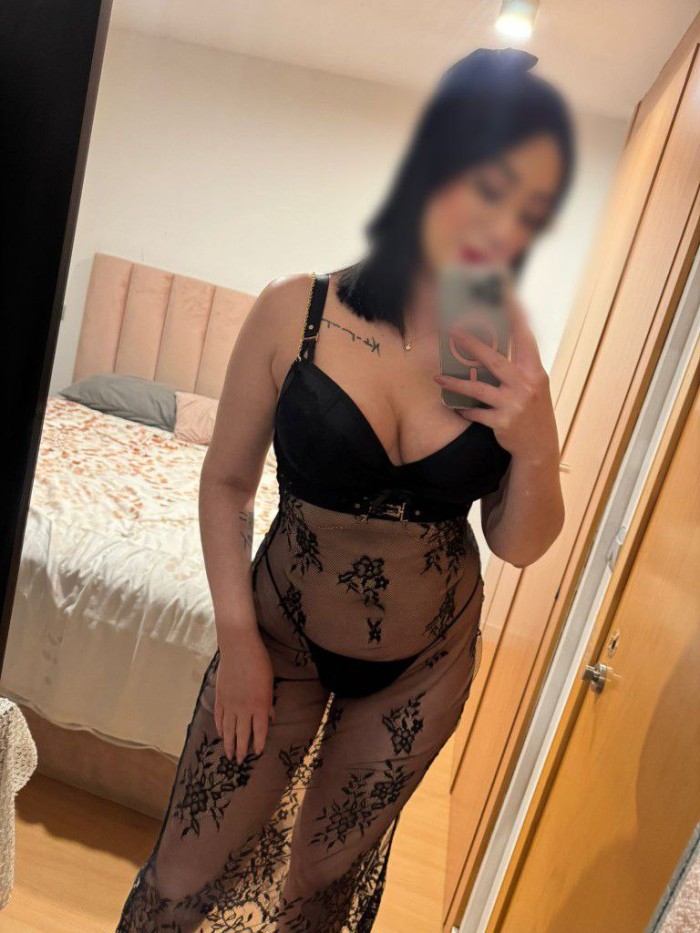 COQUETA Y MUY MORBOSA LATINA DESPLAZAMIENTOS