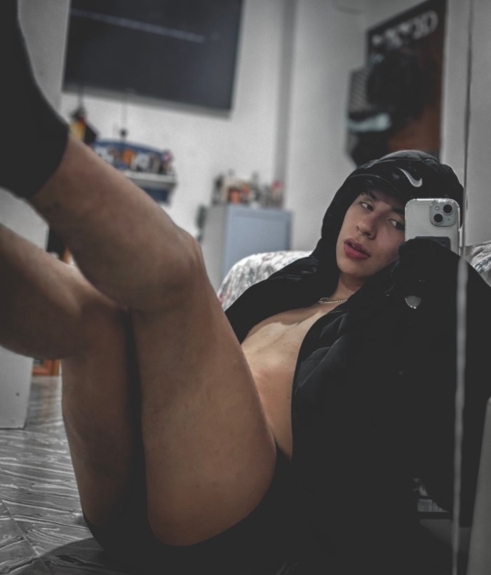 JOVENCITO BIEN DIVERTIDO GUAPO ESPERANDOTE EN SEVILLA