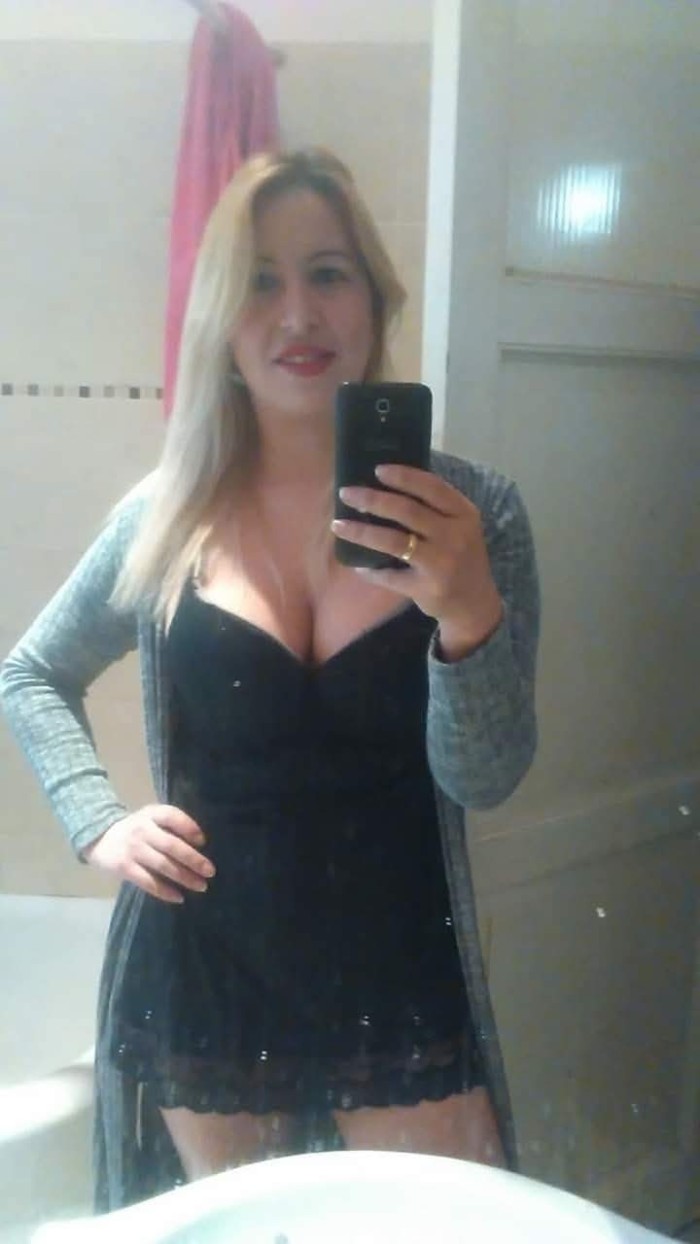 Gaby, hermosa rubia muy complaciente