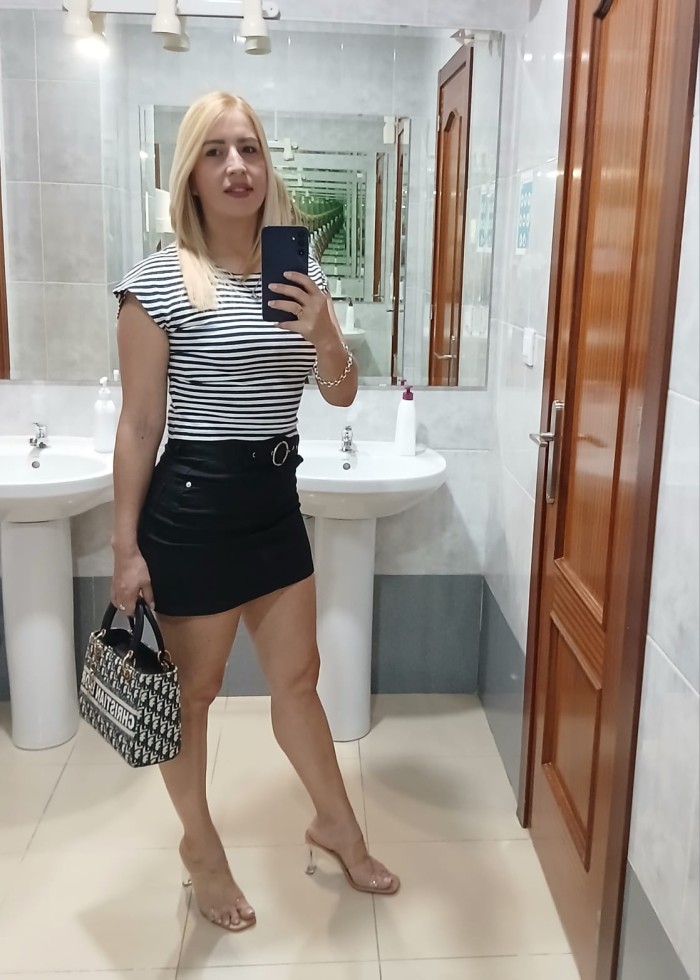 Gaby, hermosa rubia muy complaciente
