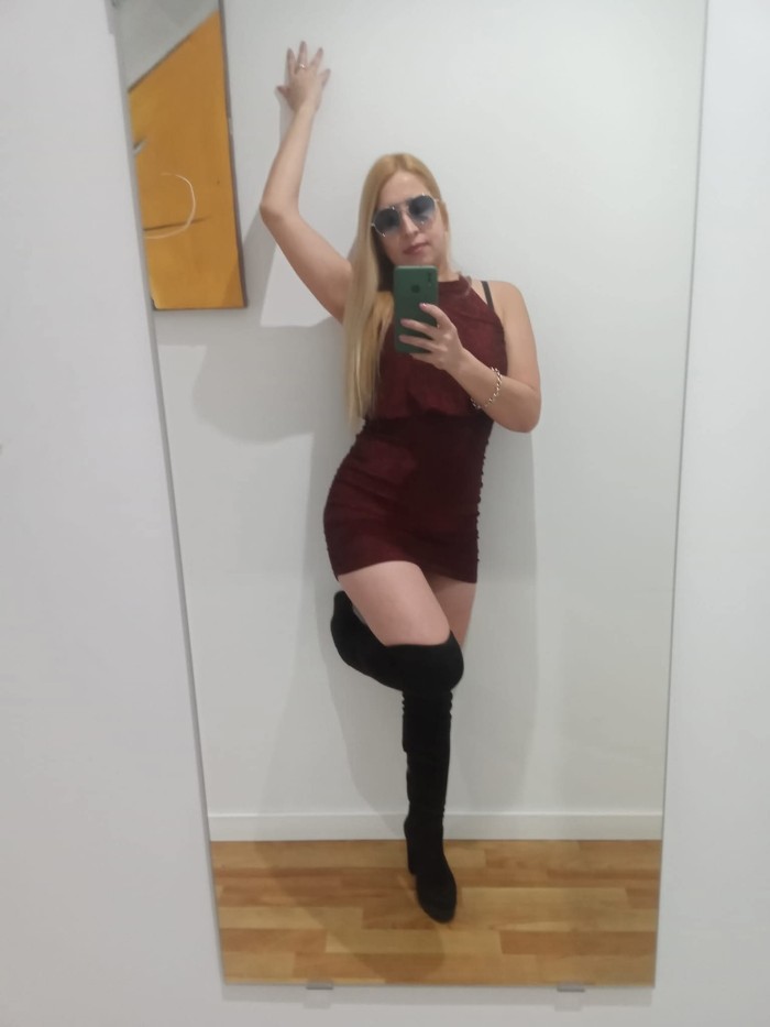 Gaby, hermosa rubia muy complaciente