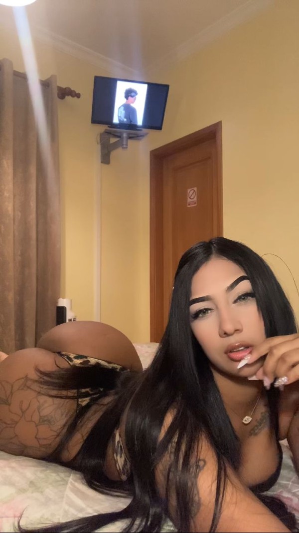 SUSY PERFECTA MORENA EN BERRUGUETE, TETUAN (MADRID)