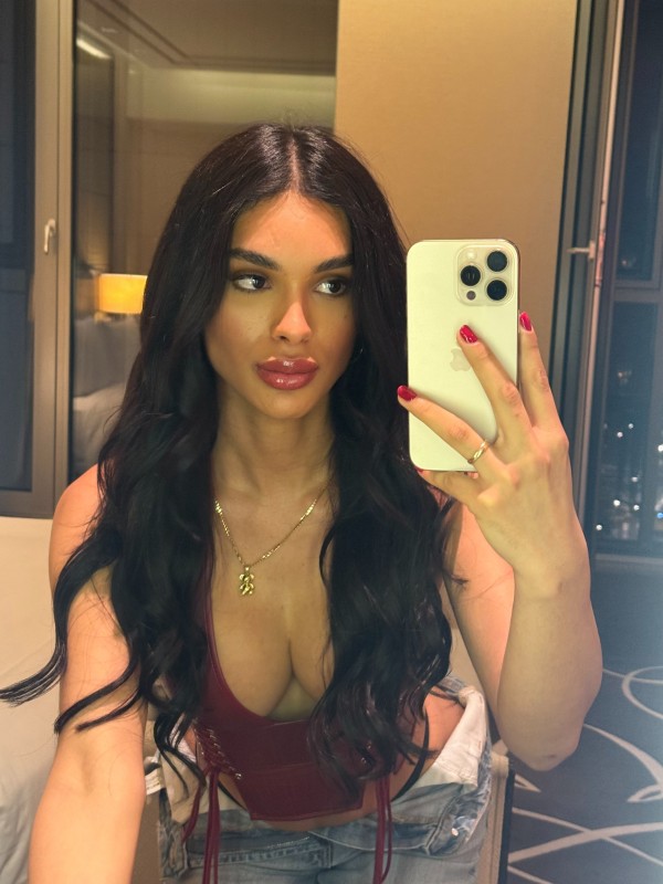 Sexy trans femenina disponible Madrid piso privado