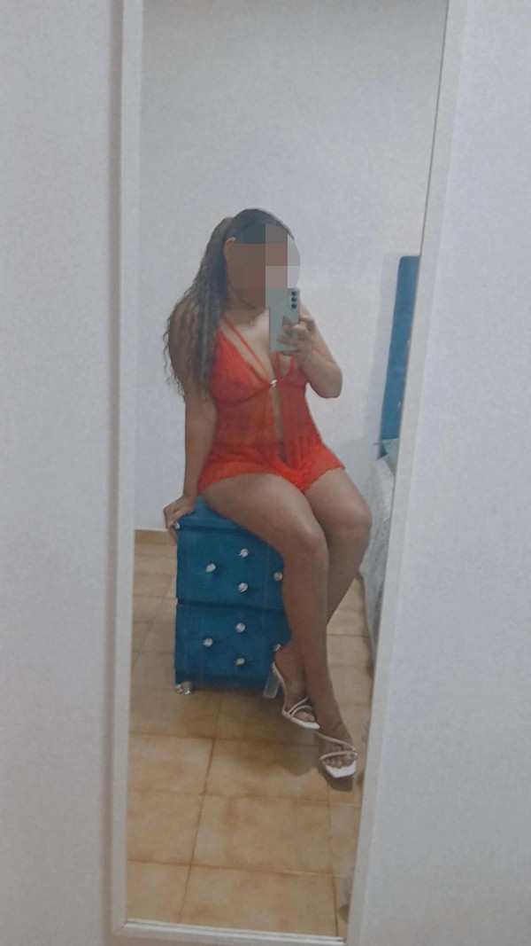 Sara brasileña completa cariñosa viciosa fiestera en vic