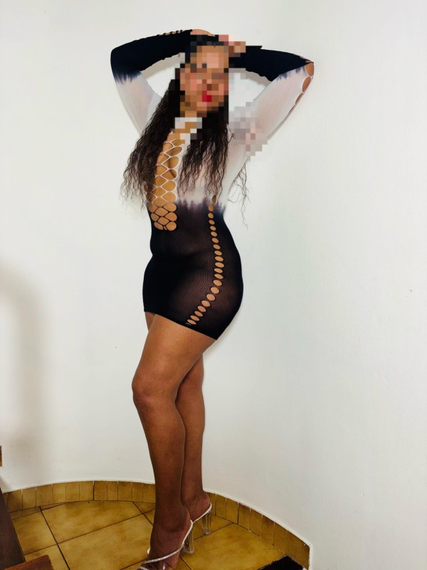 Sara brasileña completa cariñosa viciosa fiestera en vic