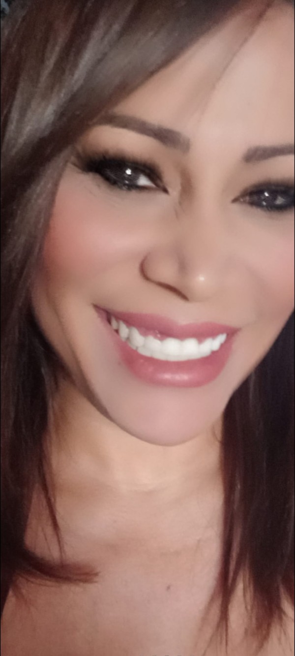 ACOMPAÑATE MUY SIMPATICA DULCE CARIÑOSA Y CALIENTE