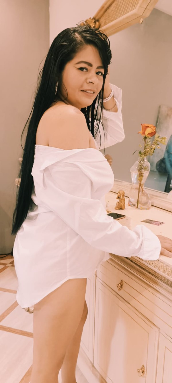 CAMILA HERMOSA Y FIESTERA 610 19 76 11