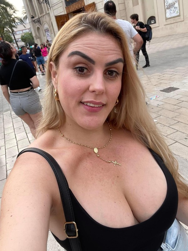 Rica,ardiente y con el mejor coño 100%real