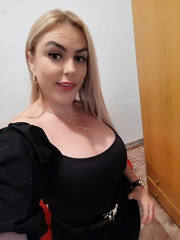 Rica,ardiente y con el mejor coño 100%real