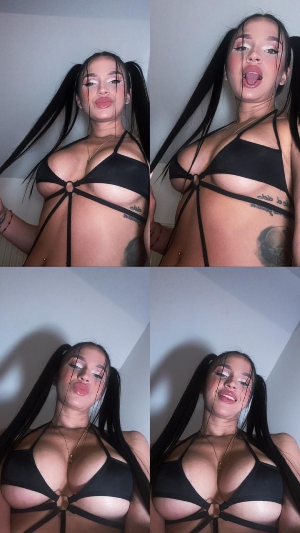 DELICIOSA JOVENCITA MUY ZORRA CON SOLO 22 AÑITOS