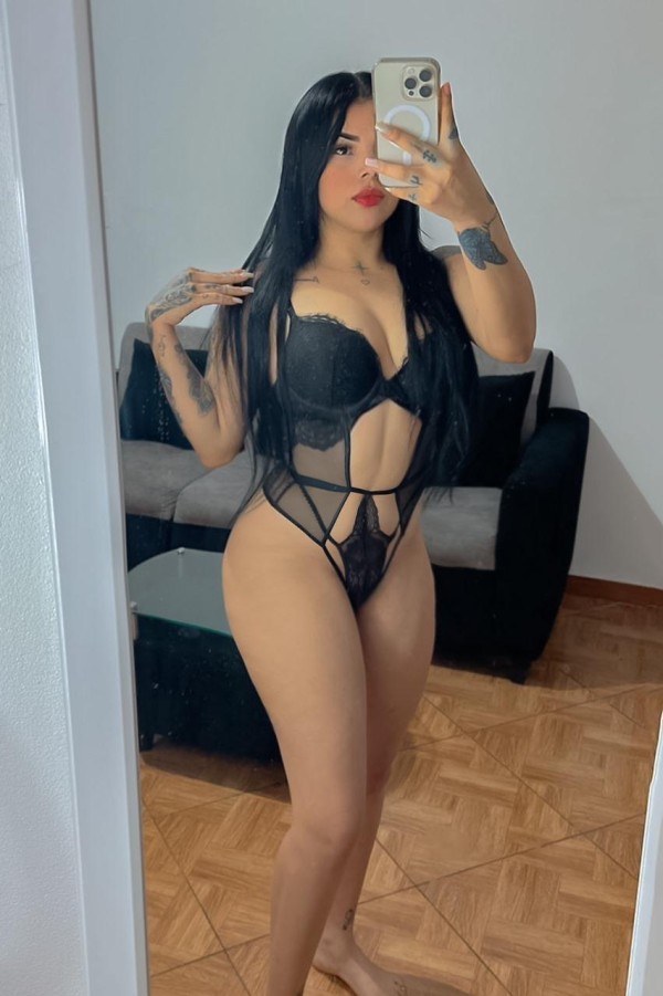 Chica guarra caliente francés a tope bien ensalivado