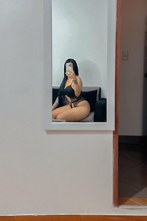 Chica guarra caliente francés a tope bien ensalivado