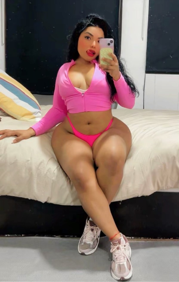 KATTY HERMOSA MORENA CURVY CALIENTE, SENSUAL Y FIESTERA A TOPE