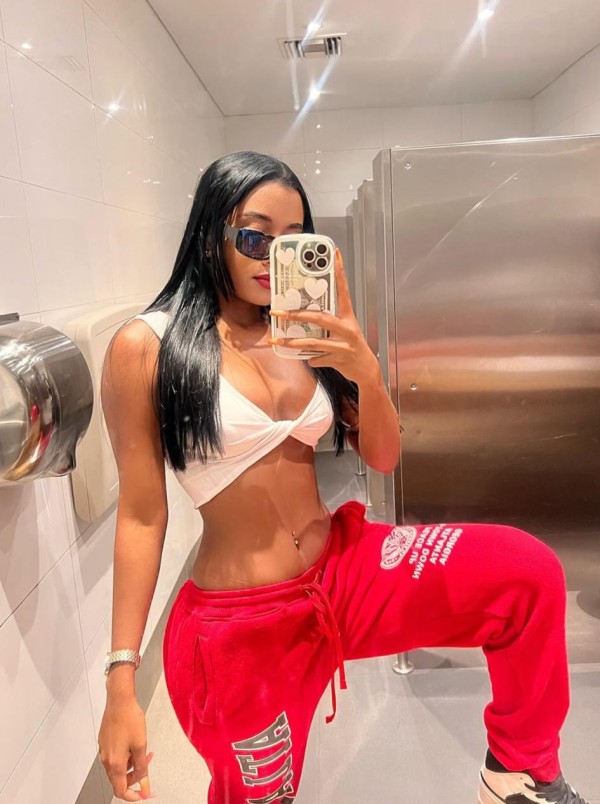 Hermosa morena NOVEDAD EN HORTALEZA