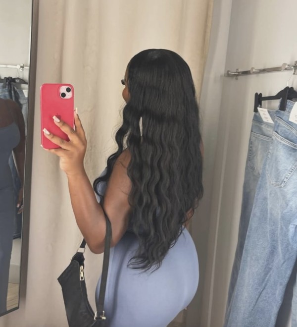 TRAVIESA MULATA EXPERTA COMIENDO POLLA A FONDO