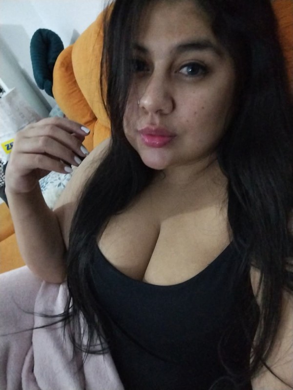 CHICA CURVY MUY MORBOSA DISPUESTA A COMPLACERTE…!!!
