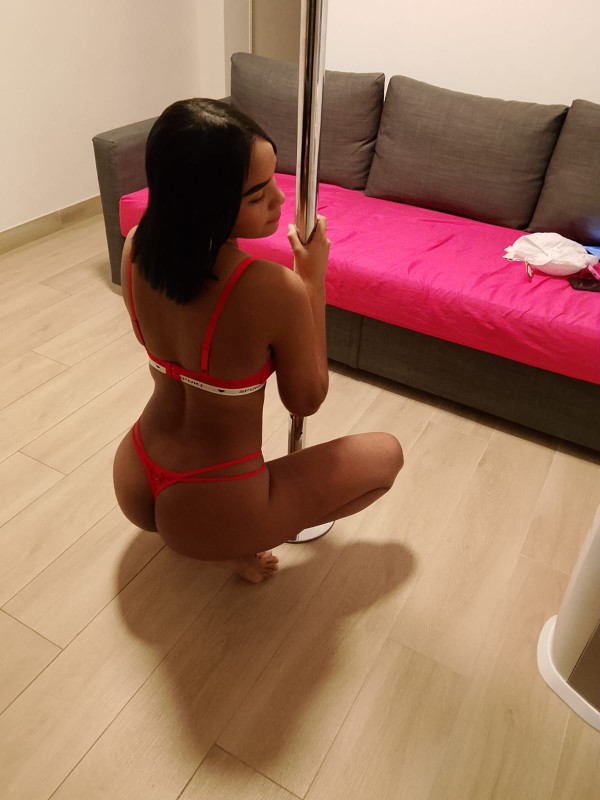 MORENA ENCANTADORA TE VOY A HIPNOTIZAR EN ALMERIA
