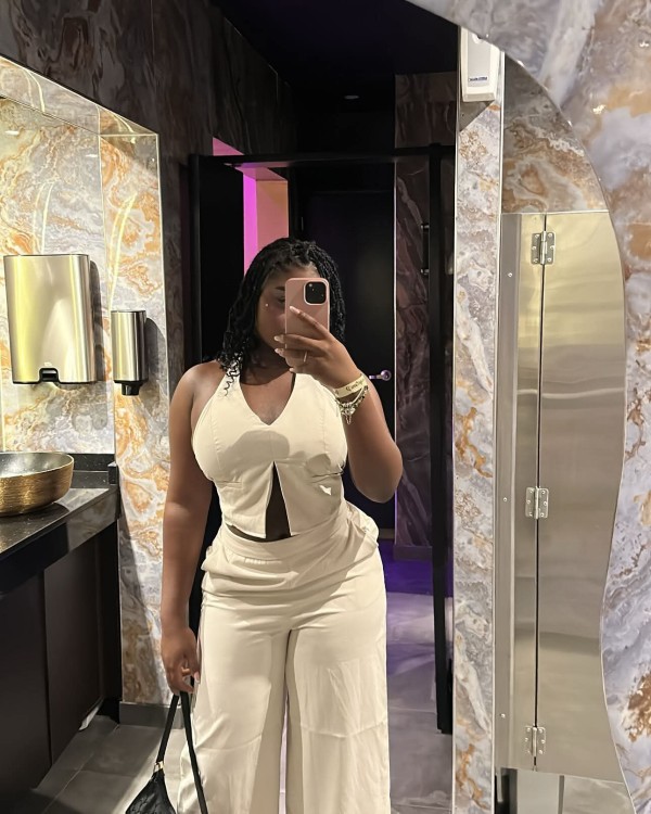 COMIENDO POLLA Y LAMIENDO HUEVOS NADIE ME GANA