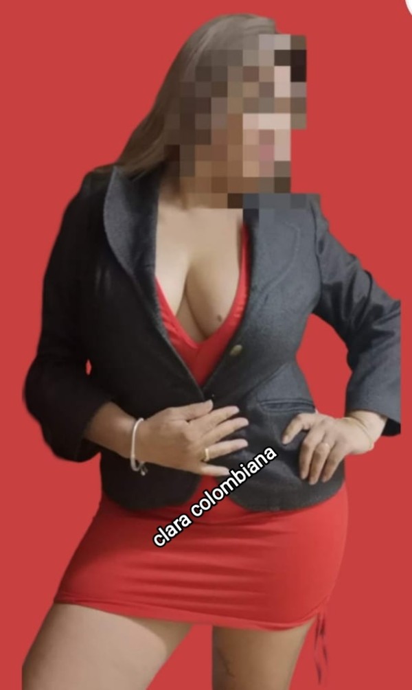 Elegante divertida sexy madurita rubia clara