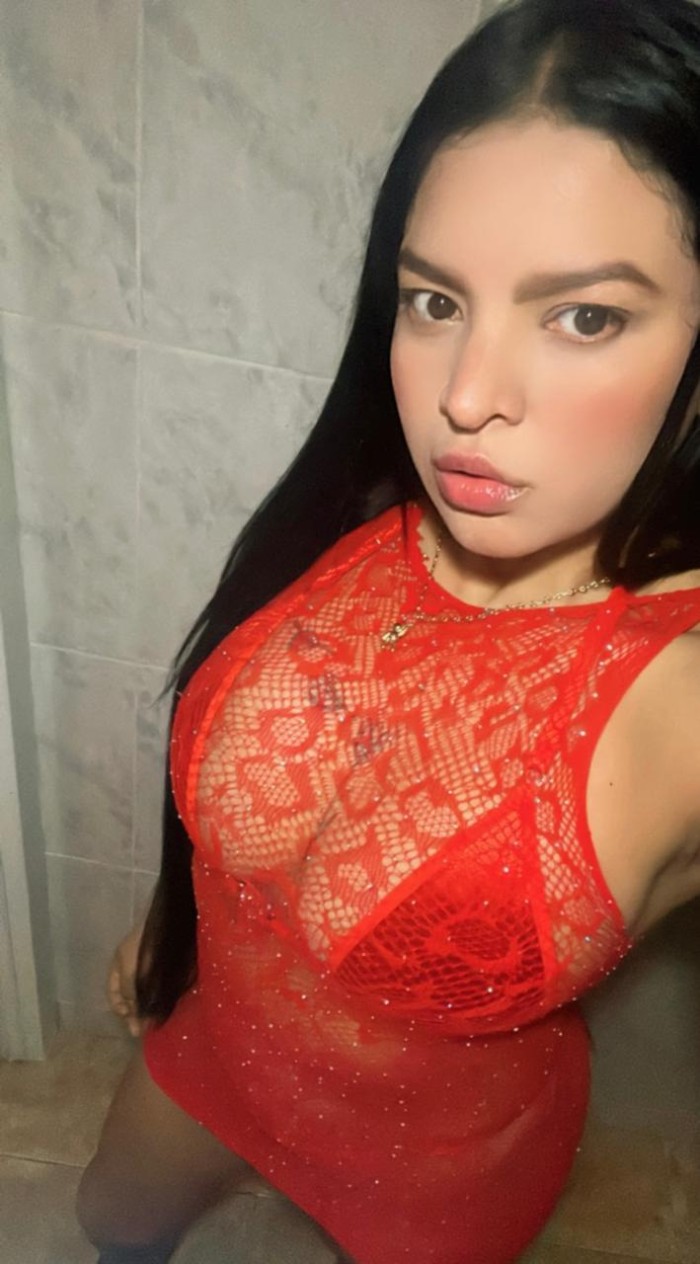 LATINA DULCE, ENCANTADORA Y SENSUAL DESDE 40€