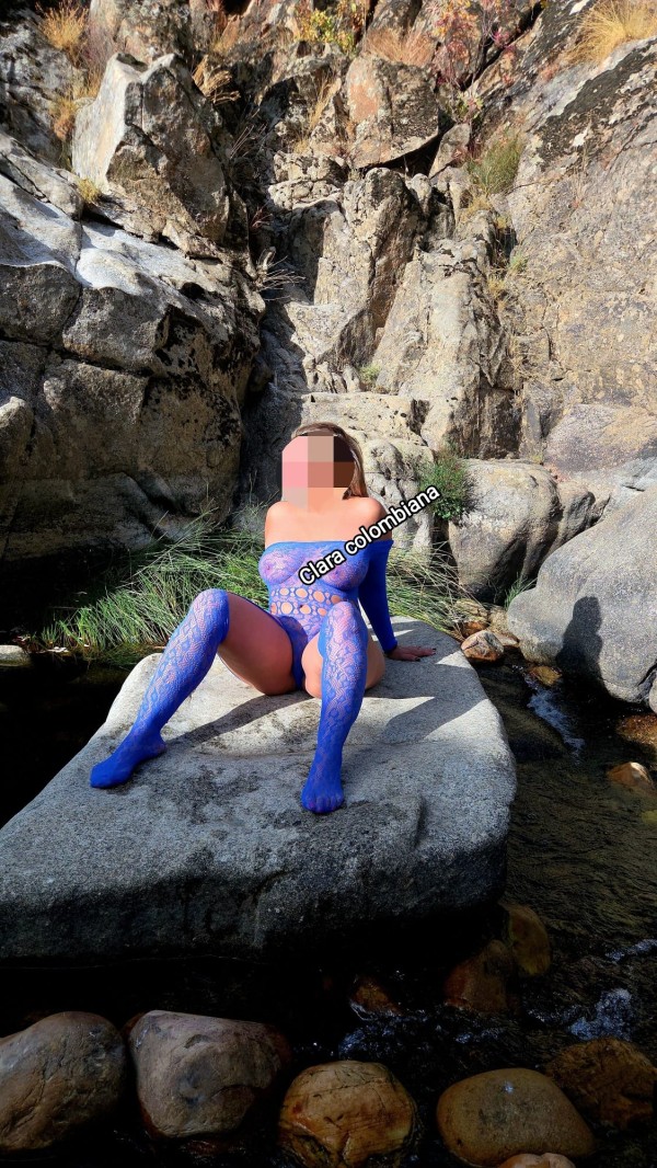 Clara colombiana madurita rubia con curvas lindas