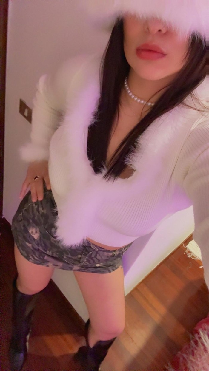 4 amigas en centro de Santiago , gallegas y brasil