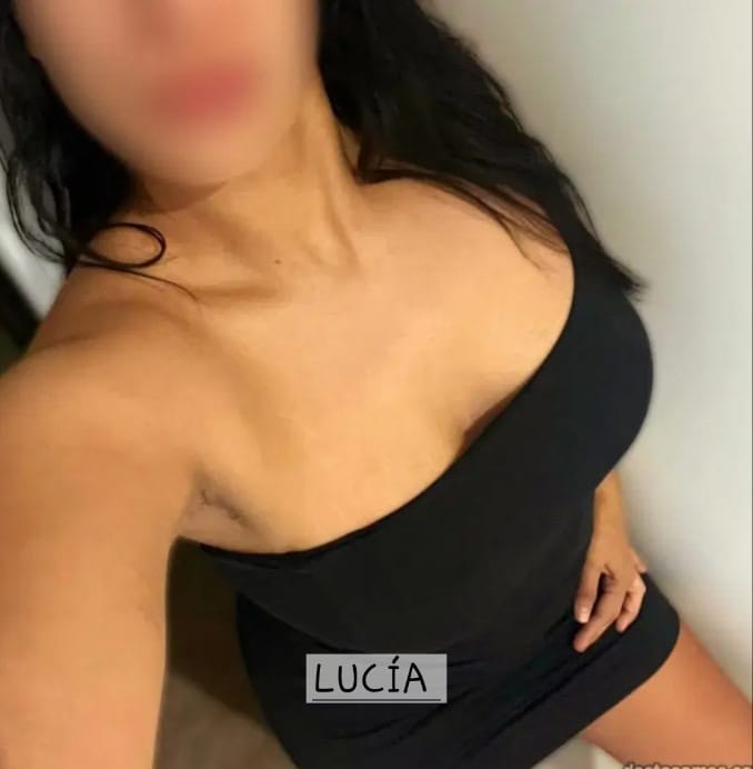 4 amigas en centro de Santiago , gallegas y brasil