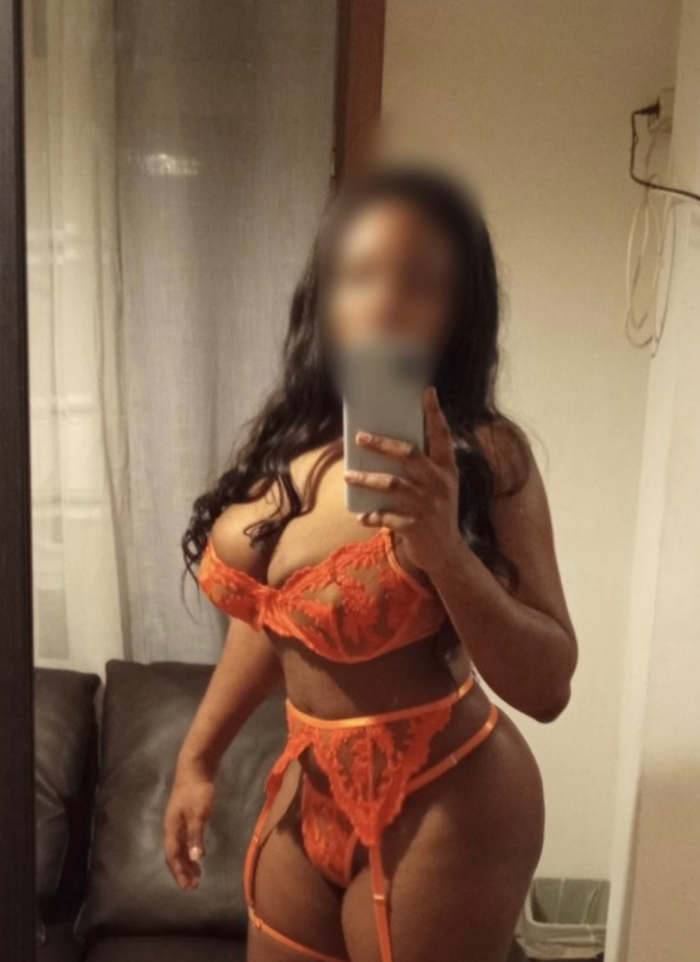 Fiestera independiente muy Caliente