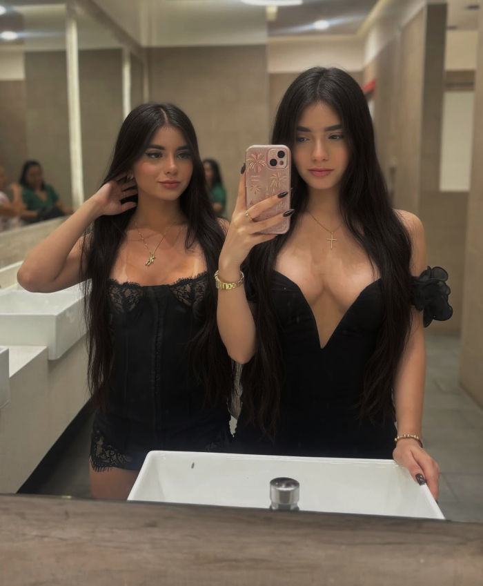 PRIMAS JOVENCITAS MUY CALIENTES