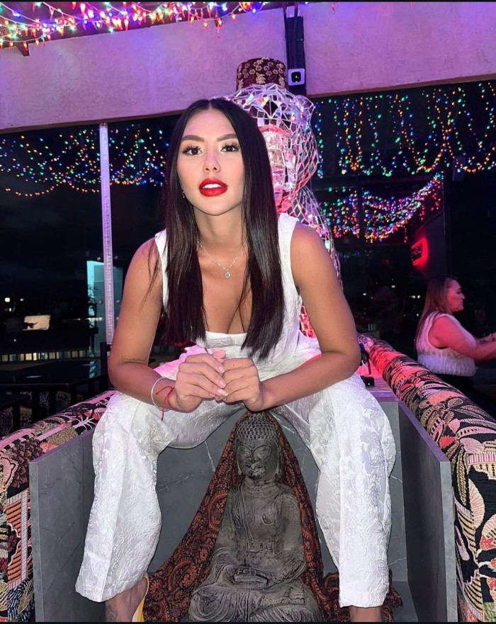 EN ANDORRA LA VELLA SENSUAL ESCORT DE LUJO