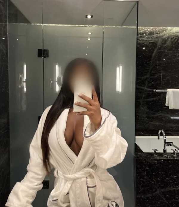 LA MUJER PERFECTA EN LEON, SOLO SALIDAS