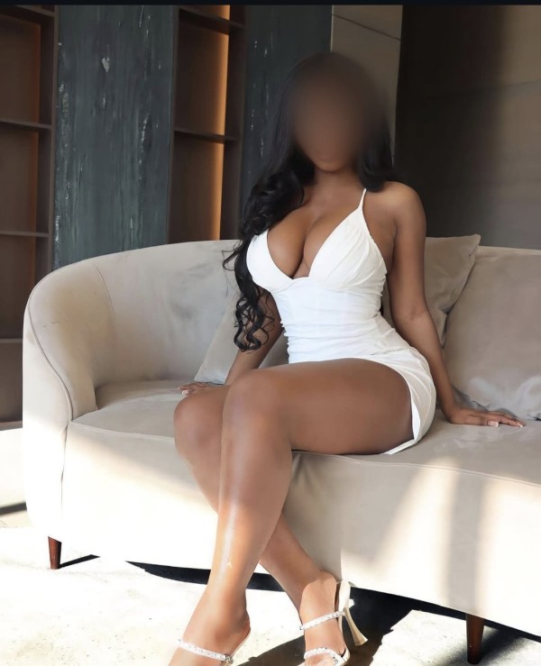 LA MUJER PERFECTA EN LEON, SOLO SALIDAS